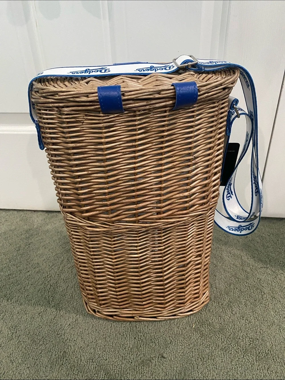 LA Dodgers Wicker Wine Insulated Cooler Bag with Logo Strap & Corkscrew